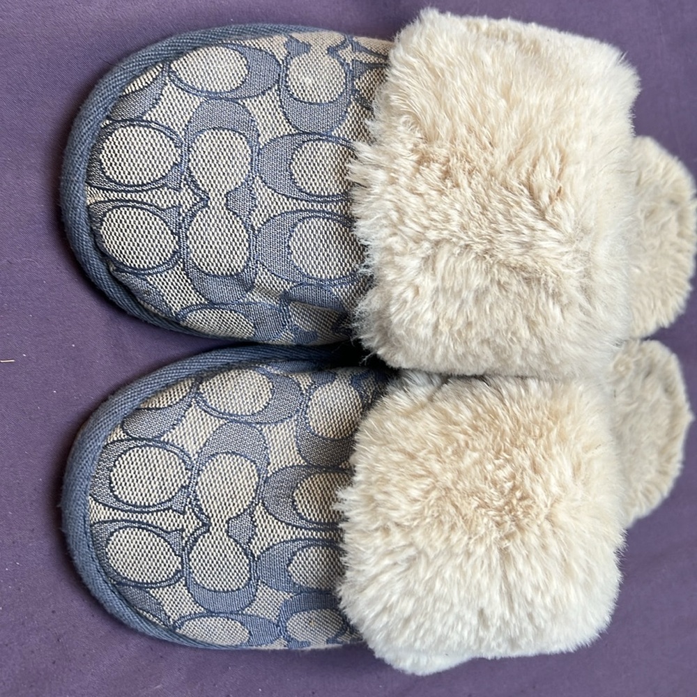 Coach Slippers - Picture 4 of 4